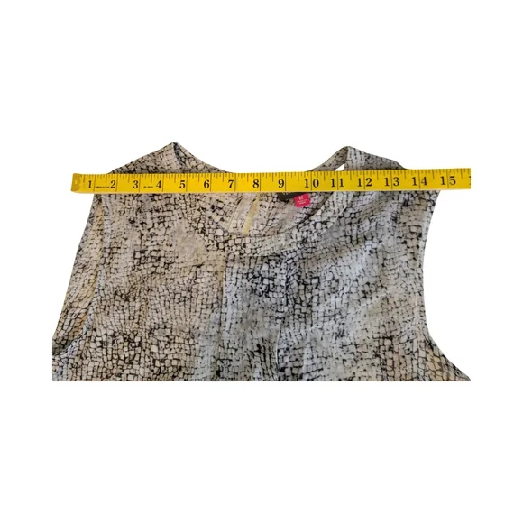 Vince Camuto Sleeveless Black and White Sheer Textured Top - Picture 7 of 10